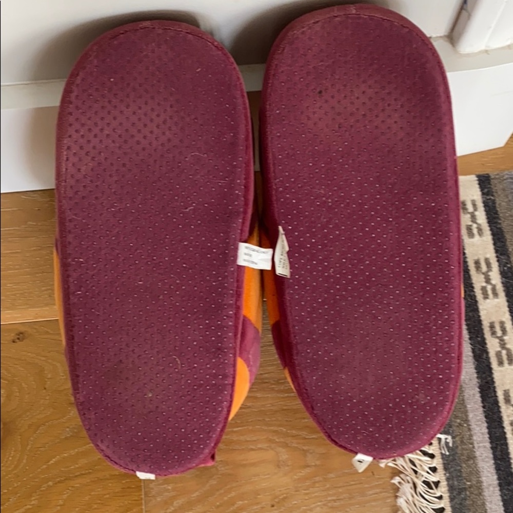✨VT Happy Feet✨ - Picture 3 of 3